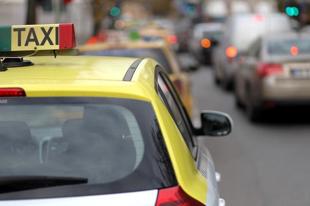 Companii de taxi din Bucureşti majorează preţurile